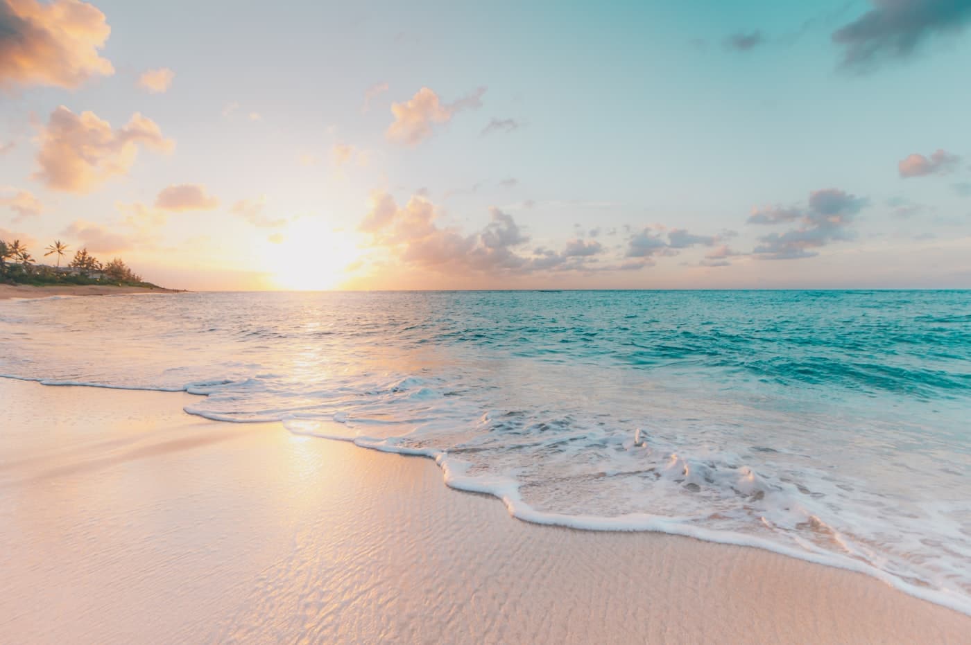 Gentle tropical beachbreak, ideal for first lessons